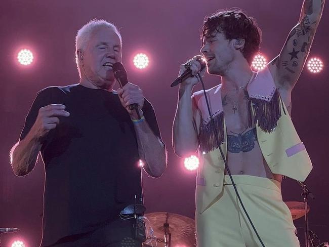 Harry Styles ended his Australian tour in iconic style – belting out Horses alongside Daryl Braithwaite at his second Sydney show. Picture: Supplied