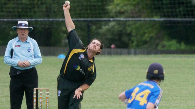 Donvale bowler Nick Ascenzo rolls the arm over. Picture: Valeriu Campan