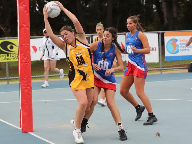 Drysdale's Maddison Connally (GA) and Queenscliff's Julia Mitchell (GD). BFL: Drysdale v Queenscliff netball. Picture: Alan Barber