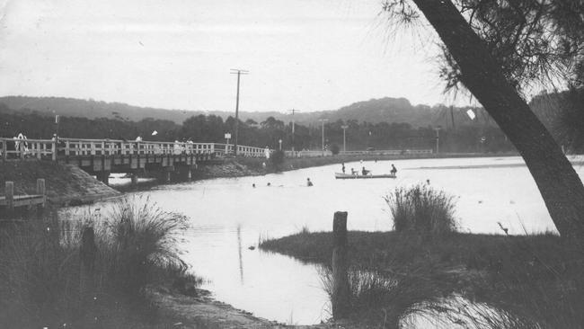 Narrabeen Lagoon c1920