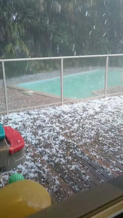 AU NSW:    Sydney North Shore Gets Lashed by Hailstones   February 18