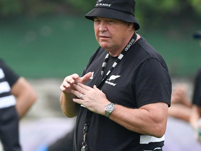 New Zealand's head coach Steve Hansen says publicly criticising the refs does not help.