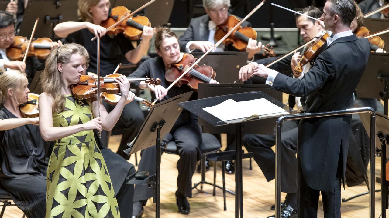 Virtuoso Simone Lamsma Gives Sso Fans A Dutch Treat Daily Telegraph