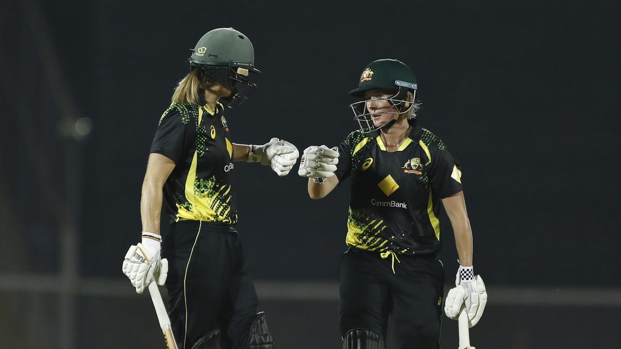Beth Mooney and Ellyse Perry of Australia. Photo by Pankaj Nangia/Getty Images