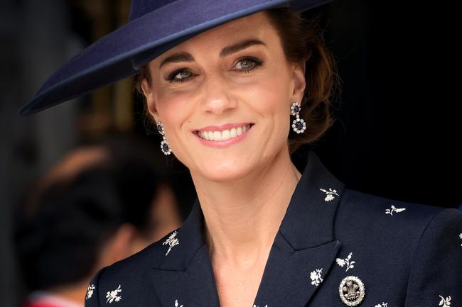40 royal family portraits throughout history - Vogue Australia