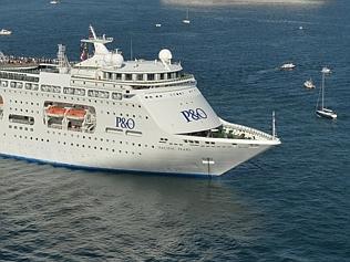 5 P&O Cruise Ships in Sydney Harbour at The Same Time