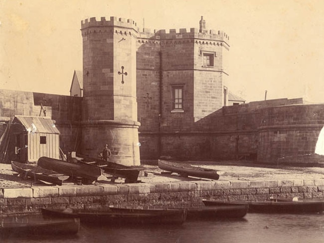 Fort Macquarie ca. 1870 from Sydney Streets and Buildings, 1861-ca. 1900 / chiefly by Kerry &amp; Co. Picture: State Library NSW