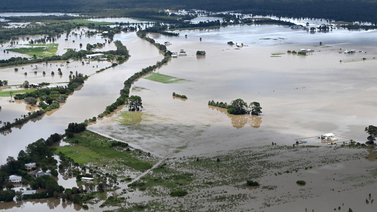 Sunshine Coast endures disruptive' weather | The Australian