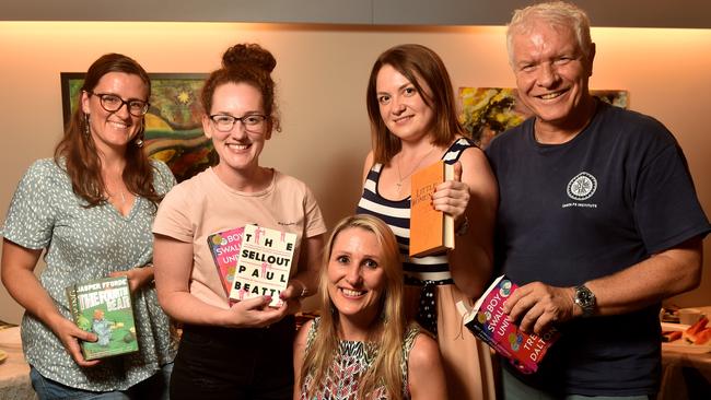 Roxanne Deere, Donna Caine, Tara Parish, Natalia Moldovan and Iain Gordon are part of the Funky Book Club. Picture: Evan Morgan