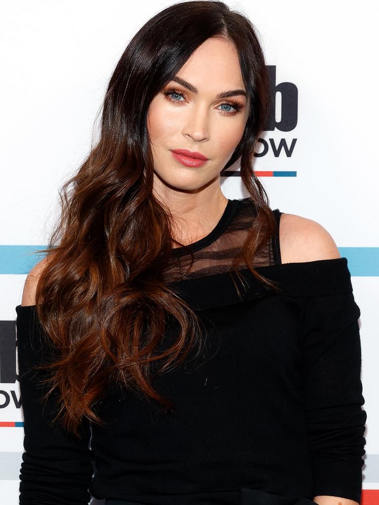 Megan Fox is a blonde bombshell in latest selfie