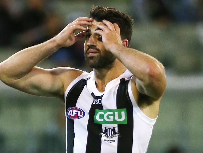 AFL : Round 2 ,  Richmond V Collingwood at the M.C.G. 30th March.  Melbourne.   Collingwood's Alex Fasolo  misses his set shot in the third quarter, Picture : George Salpigtidis