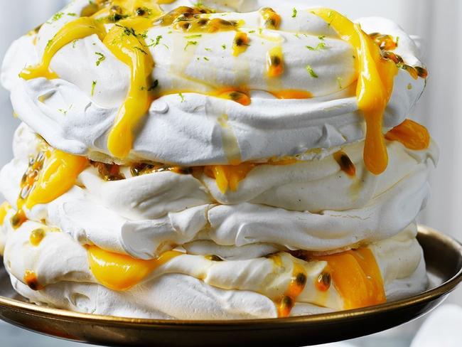 The secret to a good, crisp pavlova is in the drying of the meringue after cooking.