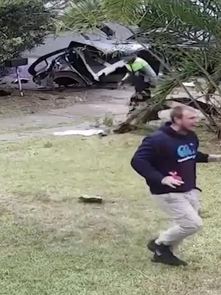 The video then appears to show him fleeing the scene.