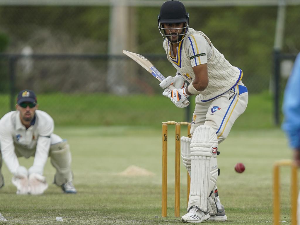 VSDCA - Ormond’s Sachin Varadarajan watches the ball closely. Picture: Valeriu. Campan