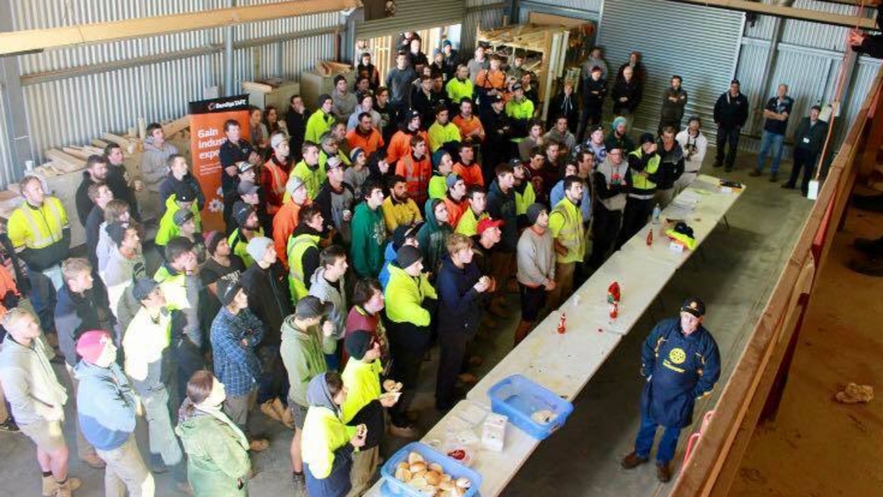 HALT holding an event at Bendigo TAFE talking to apprentice tradies.