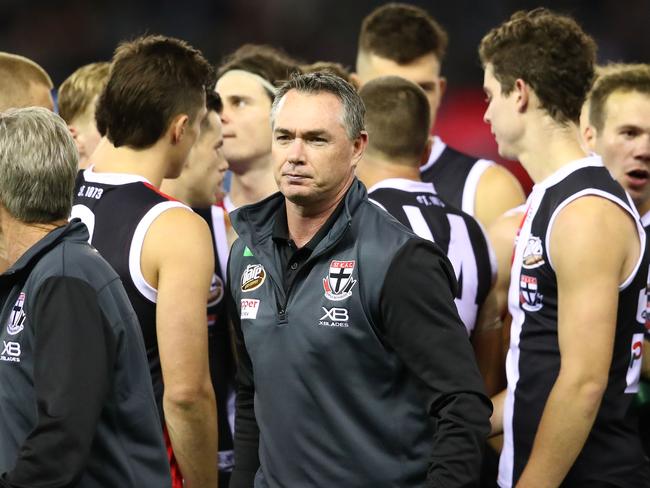 MELBOURNE, AUSTRALIA - MAY 19:  Alan Richardson, coach of the Saints reacts after speaking to his team during a quarter time break during the round nine AFL match between the St Kilda Saints and the Collingwood Magpies at Etihad Stadium on May 19, 2018 in Melbourne, Australia.  (Photo by Scott Barbour/Getty Images)