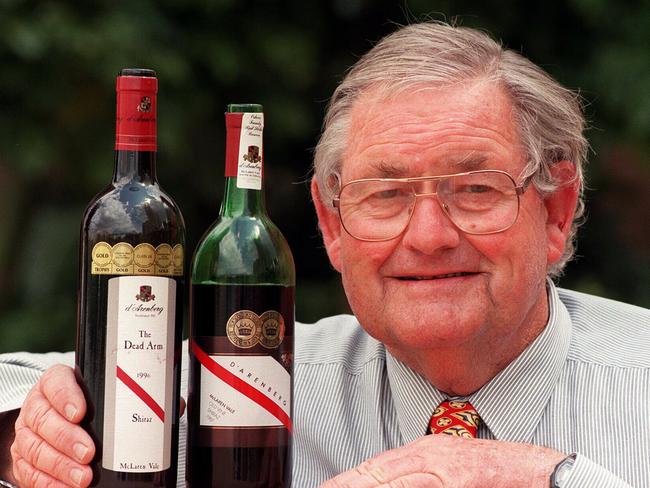 pix-rob/maccoll 28 Sept 1998 McLaren Vale winemaker d'Arry Osborn with bottles of wine Headshot 35/SM/9684