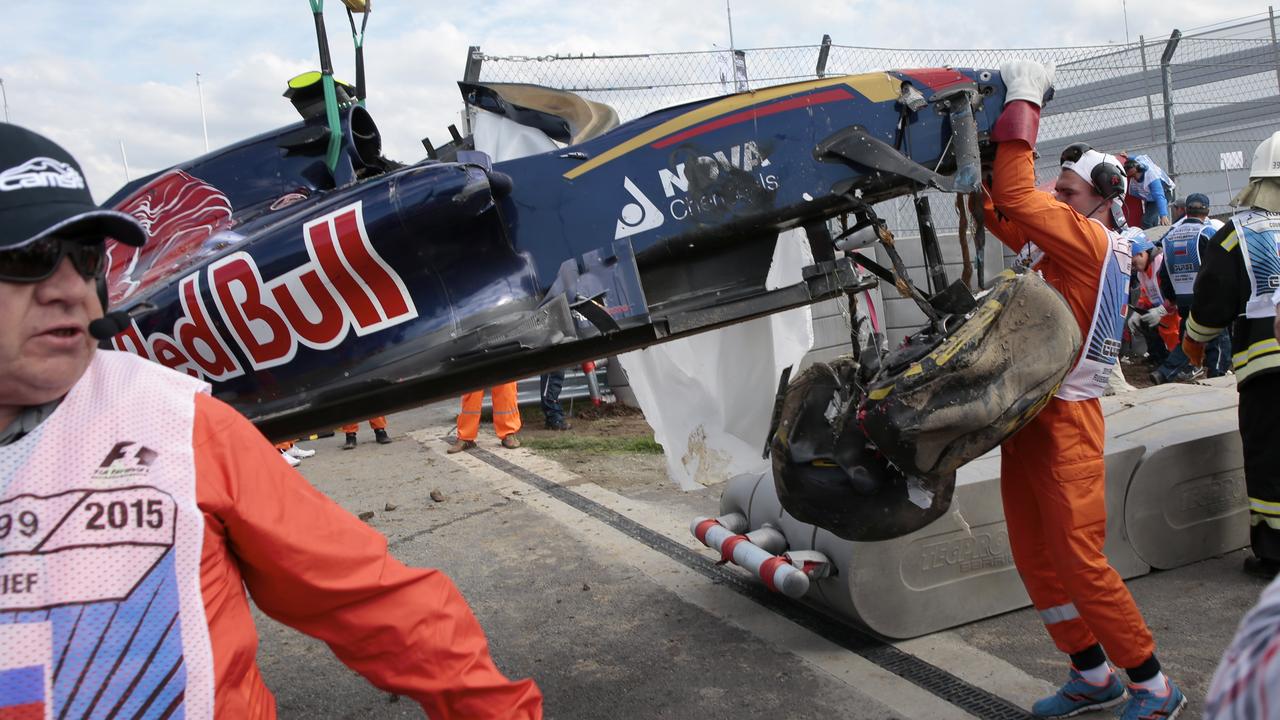 Carlos Sainz Jr. crash video, Carlos Sainz crash Russian GP ...