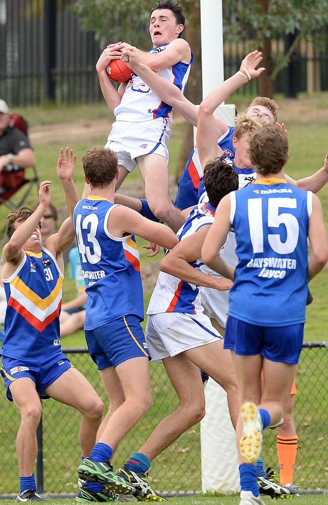 Toby McLean take a hanger for Oakleigh Chargers against Eastern Rangers.