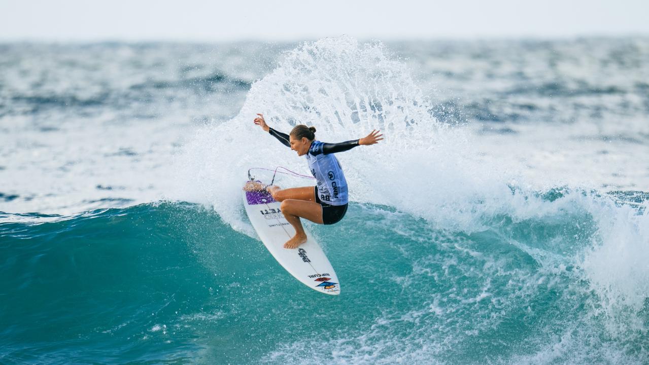 Steph Gilmore has stunned reigning world champ Caity Simmers. Picture: Beatriz Ryder/World Surf League