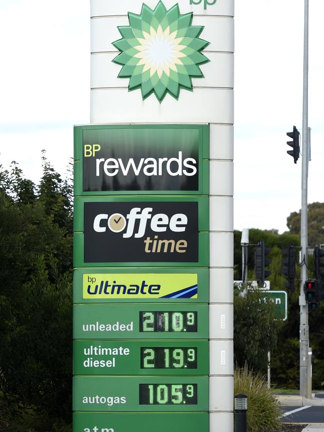 Economists are closely watching as record petrol prices and severe flooding on the east coast feed through to higher food prices. Picture: NCA NewsWire / Andrew Henshaw