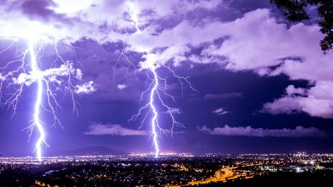 Thousands Of Lightning Strikes Hit Townsville In Major Electrical Storm