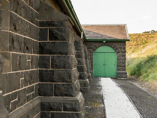 Jack’s Magazine, a former explosives store opened in 1878 features two magazines, blast mounds, tunnels, a canal, and a bluestone wall perimeter.