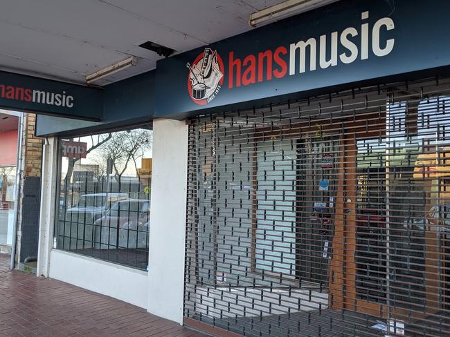 Music shop hits final note after 50 years