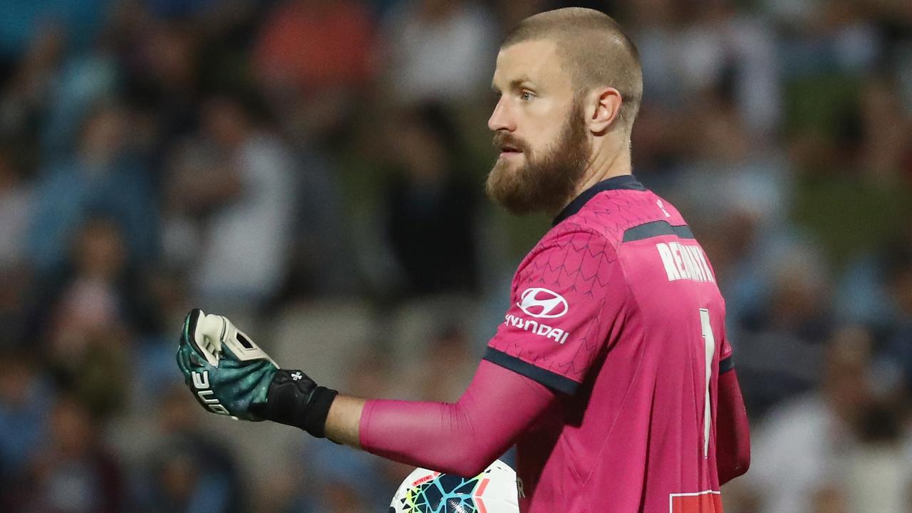 Sydney FC goalkeeper Andrew Redmayne yet to sign contract extension