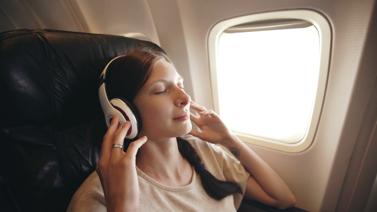 travel headphones australia