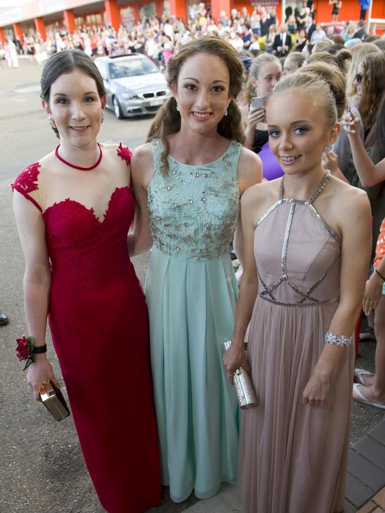 SEO:Toowoomba school formal photos: Downlands, St Joseph’s class of ...