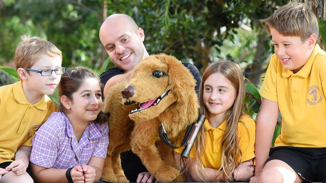 <s1>Henry, Ayda, Mason Gasowski with Bullet the messenger dog, Eliza Lou and Ethan took part in an innovative show about the Anzacs. </s1>                        <span class="ldr_picture">Picture: </span>                        <source>Josie Hayden</source>