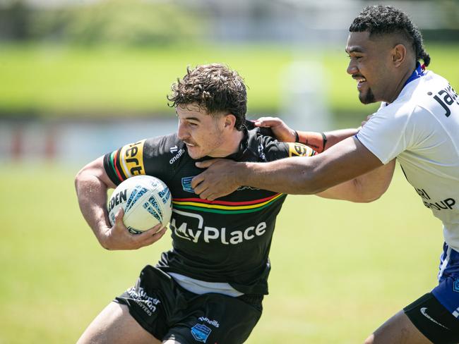 Mitchell Heather looks for an offload. Picture: Julian Andrews