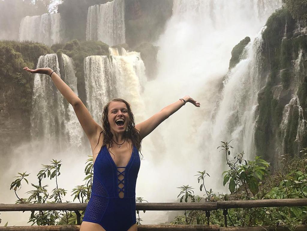 Kerry enjoying her holiday despite being in constant pain because of her endometriosis. Picture: MDW Features/australscope