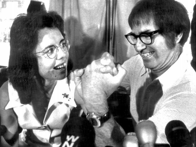 PIRATE: Players Billie Jean King and Bobby Riggs (1918-1995) come to grips for their upcoming battle of the sexes match during promotional photo in US on 07/12/1973. Pic UPI.