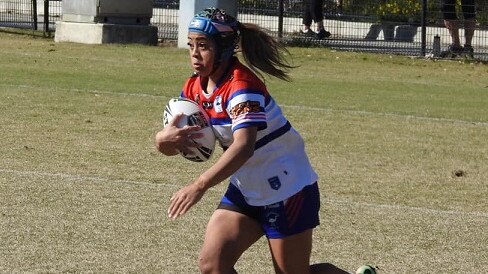 Eyes up: Jennifer Tuilagi on the charge for Emu Plains. Picture: Emu Plains