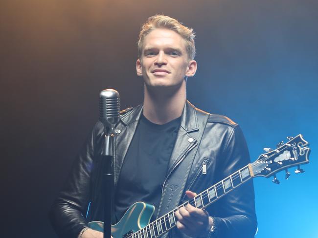 Cody Simpson wows in new music video