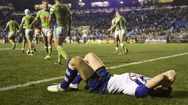 It was a heartbreaking loss for the Bulldogs. Photo by Brett Hemmings/Getty Images.