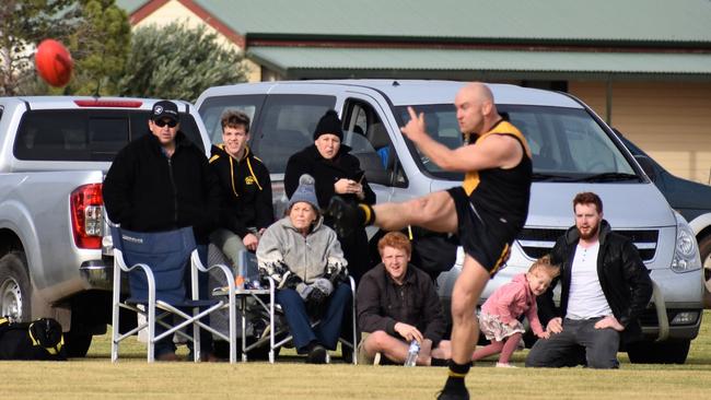 Fitzgerald lines up for his 1000th goal. Picture: Felicity Chinnery