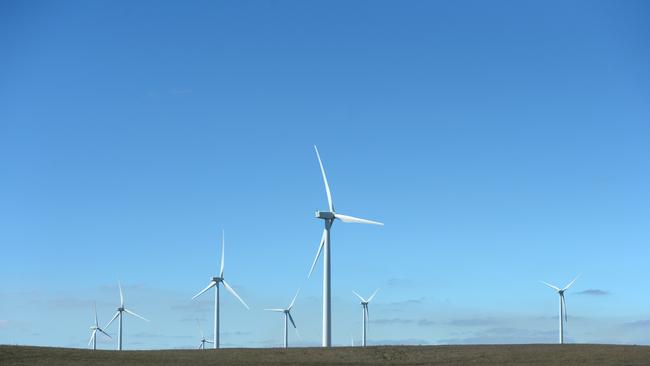 Nearly 1000 onshore wind turbines will be built in Victoria under a draft plan laid out by the state government