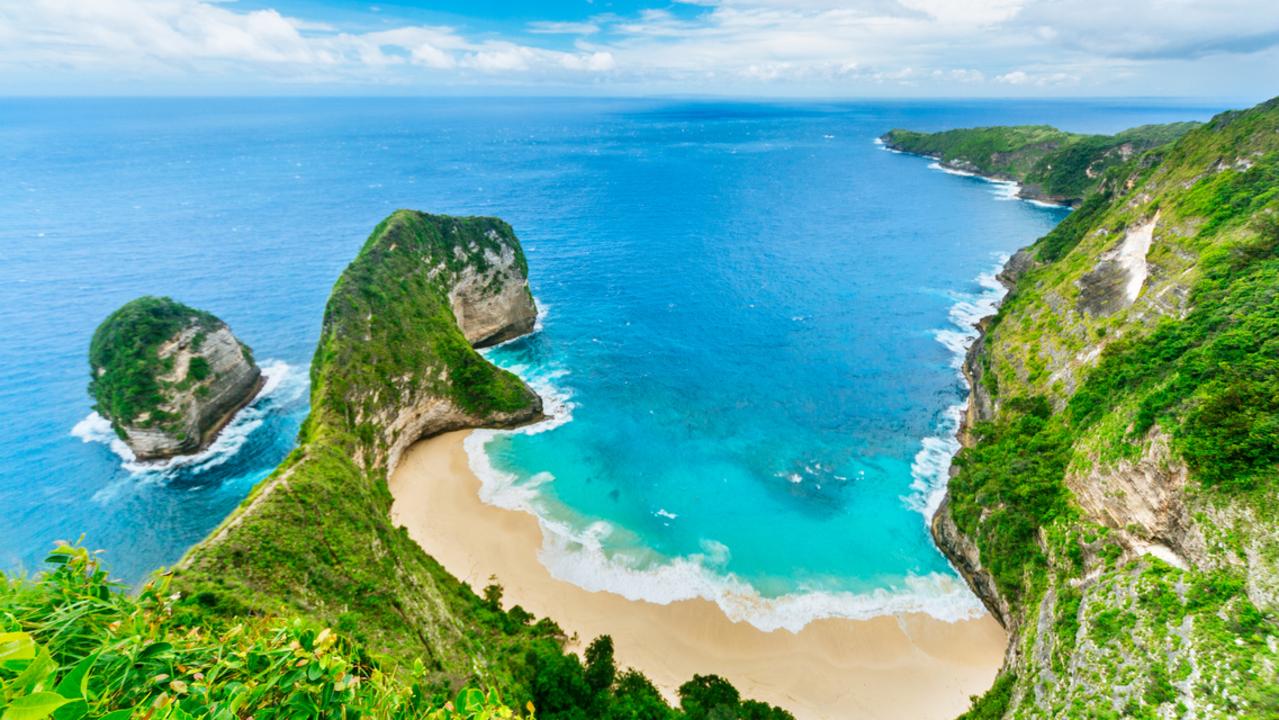 Nusa Penida is just a short boat trip from Lembongan and offers some of the most stunning views you'll find in Indonesia and the world.