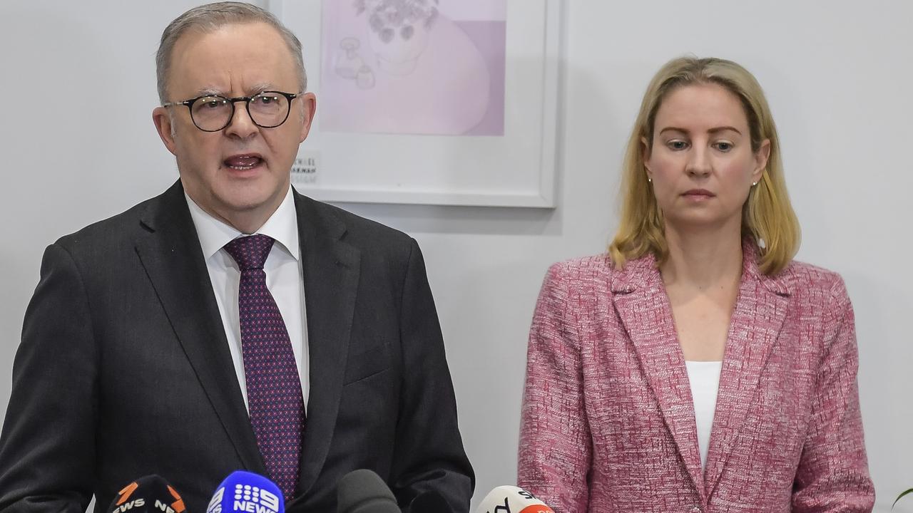 Prime Minister Anthony Albanese with Labor Sturt candidate Claire Clutterham. Picture: NewsWire / Roy VanDerVegt