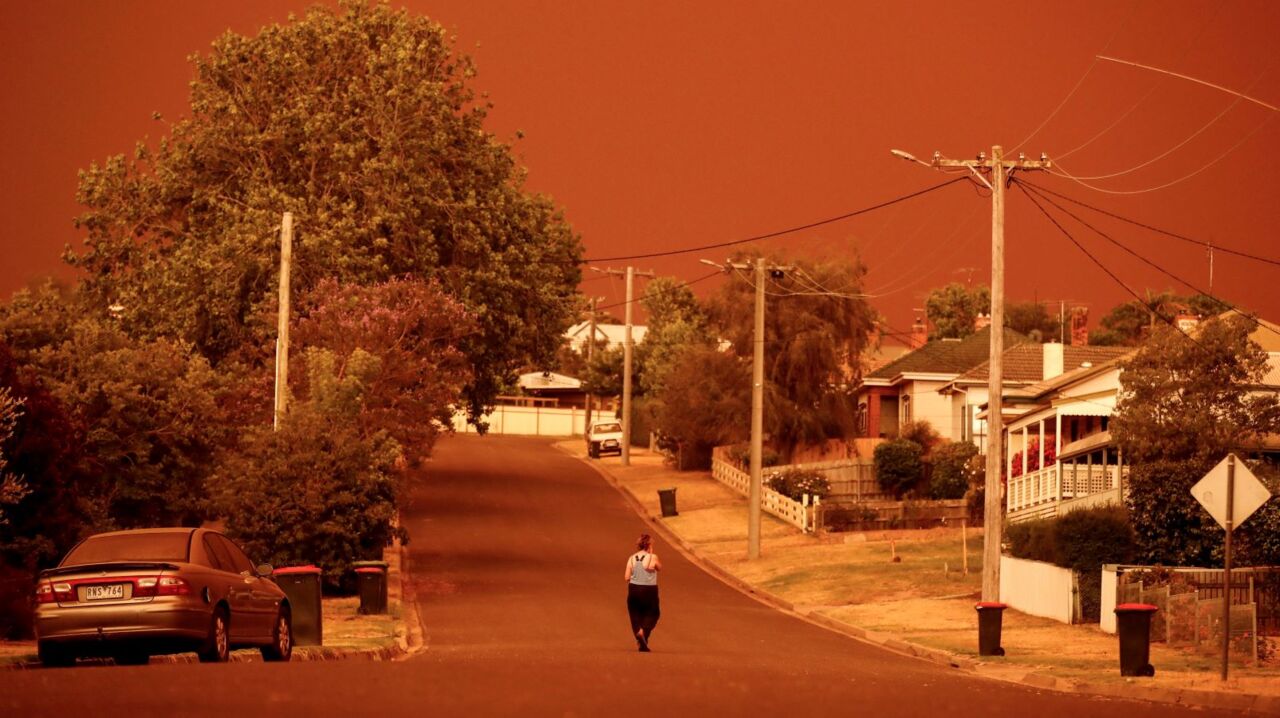 Thousands evacuated as Victorian fires initiate thunderstorms