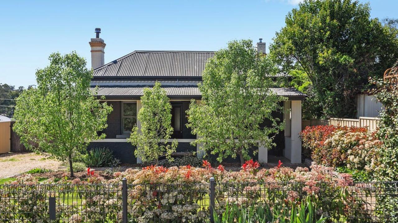 This Molong home was listed for $470,000-$500,000.