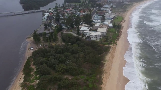 Drone vision of The Entrance Channel/Tuggerah Lakes flooding