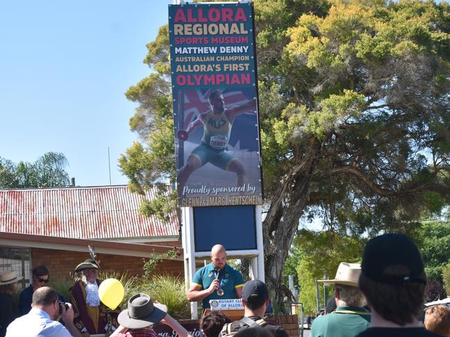 Denny emotionally addresses his hometown in Allora (Photo: NRM)