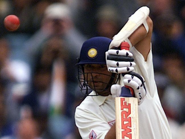 28 Dec 1999 Day 3 of the second test between Aust vs India. at MCG " Eye on the ball " Sachin Tendulkar in action PicPhil/Hillyard sport cricket