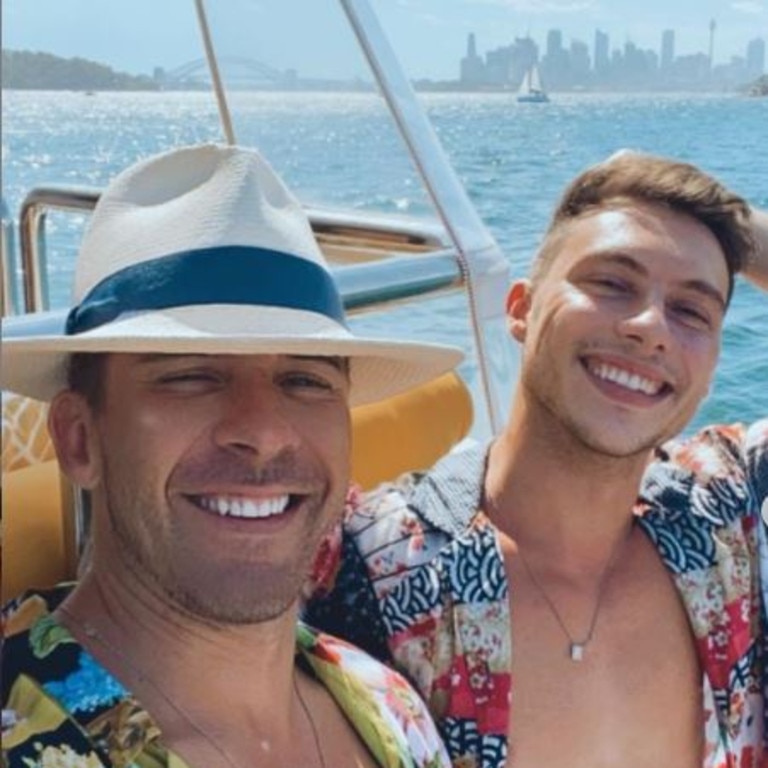 Hugh Sheridan engaged: Actor proposes to boyfriend Kurt ...