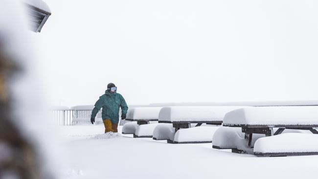 This weekend’s snowfall could be short lived as rain threatens to wash away the centimetres that have fallen. Picture: NCA NewsWire/Dylan Robinson