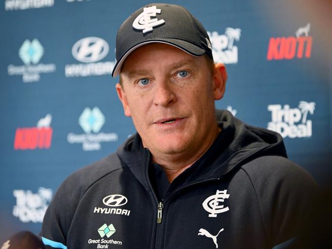 MELBOURNE, AUSTRALIA - NOVEMBER 27: Blues head coach, Michael Voss speaks to media during a Carlton Blues AFL training session at Ikon Park on November 27, 2023 in Melbourne, Australia. (Photo by Morgan Hancock/Getty Images)